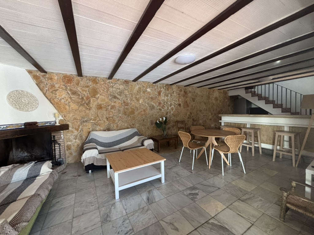 Salón grande de la Casa 2